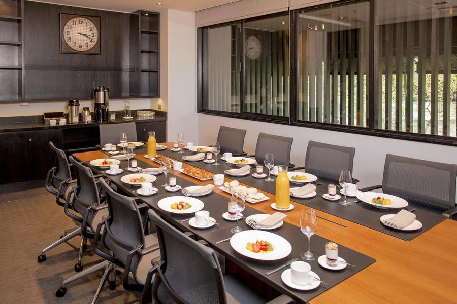 Doubletree By Hilton Santiago Vitacura — foto 1
