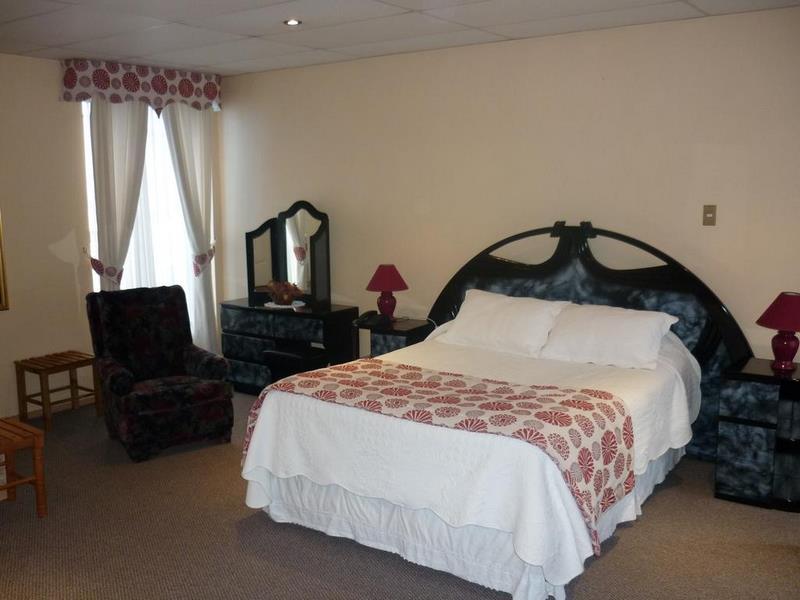 Hotel Esmeralda — foto 1