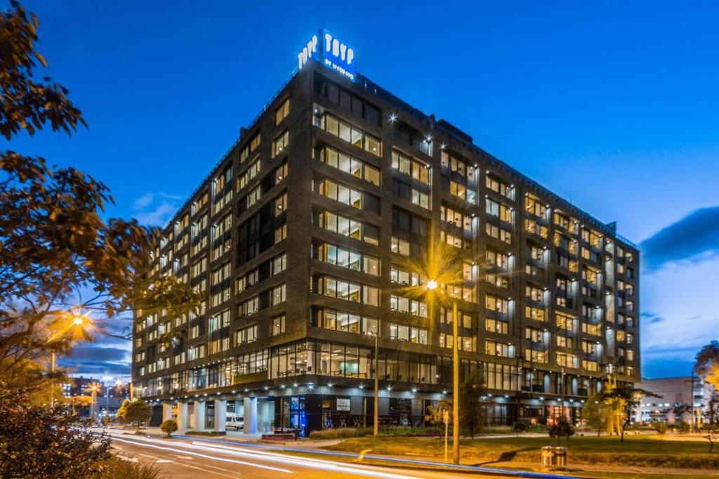 Tryp By Wyndham Bogota Embajada — photo 2