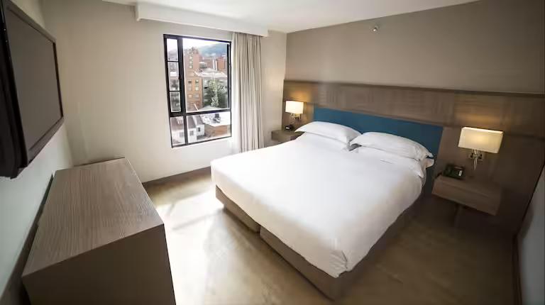 Embassy Suites By Hilton — foto 1