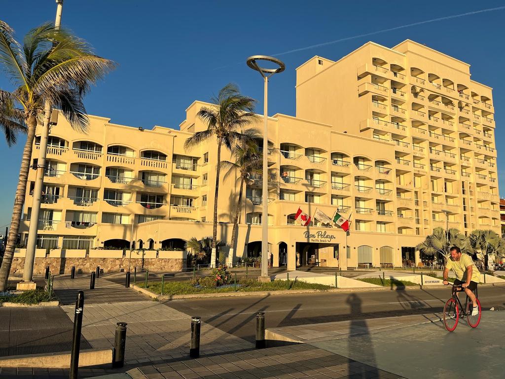 Hotel Don Pelayo Pacific Beach — photo 1