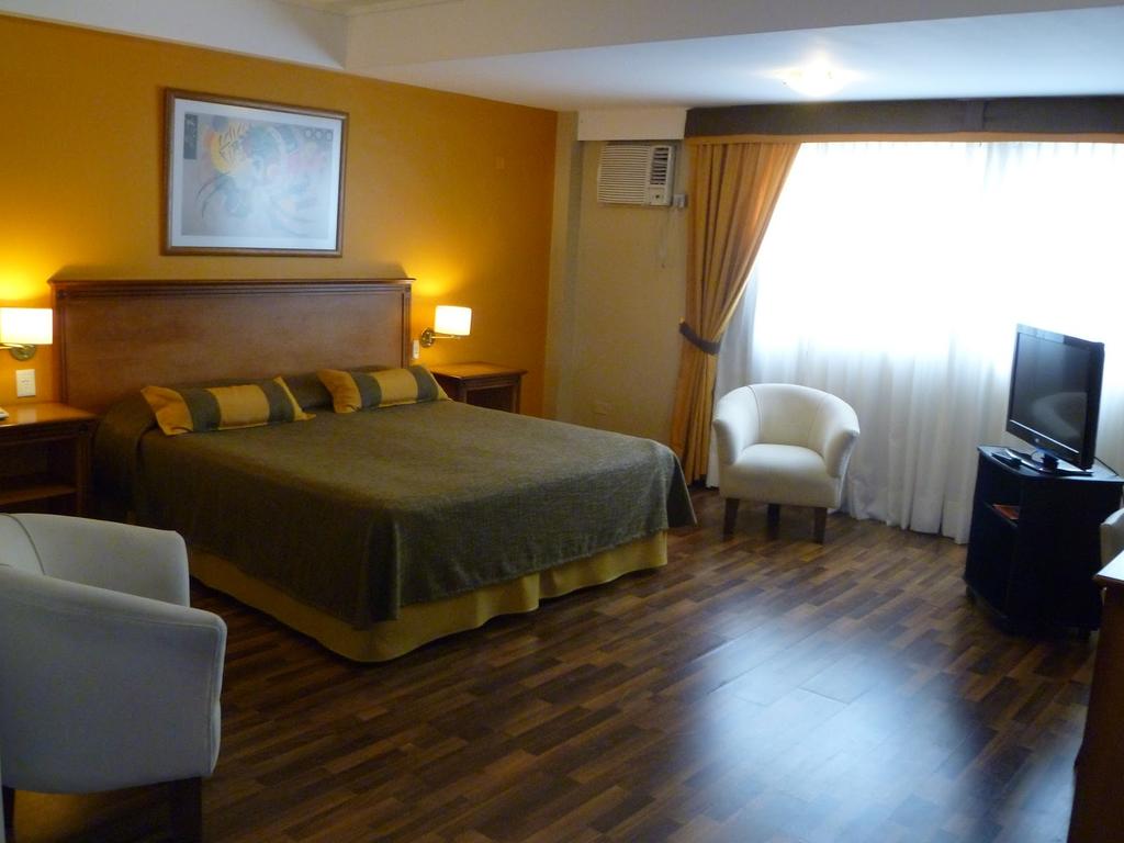 Tritone Hotel — foto 1