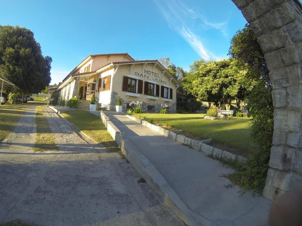 Hotel Sur 61 — photo 1